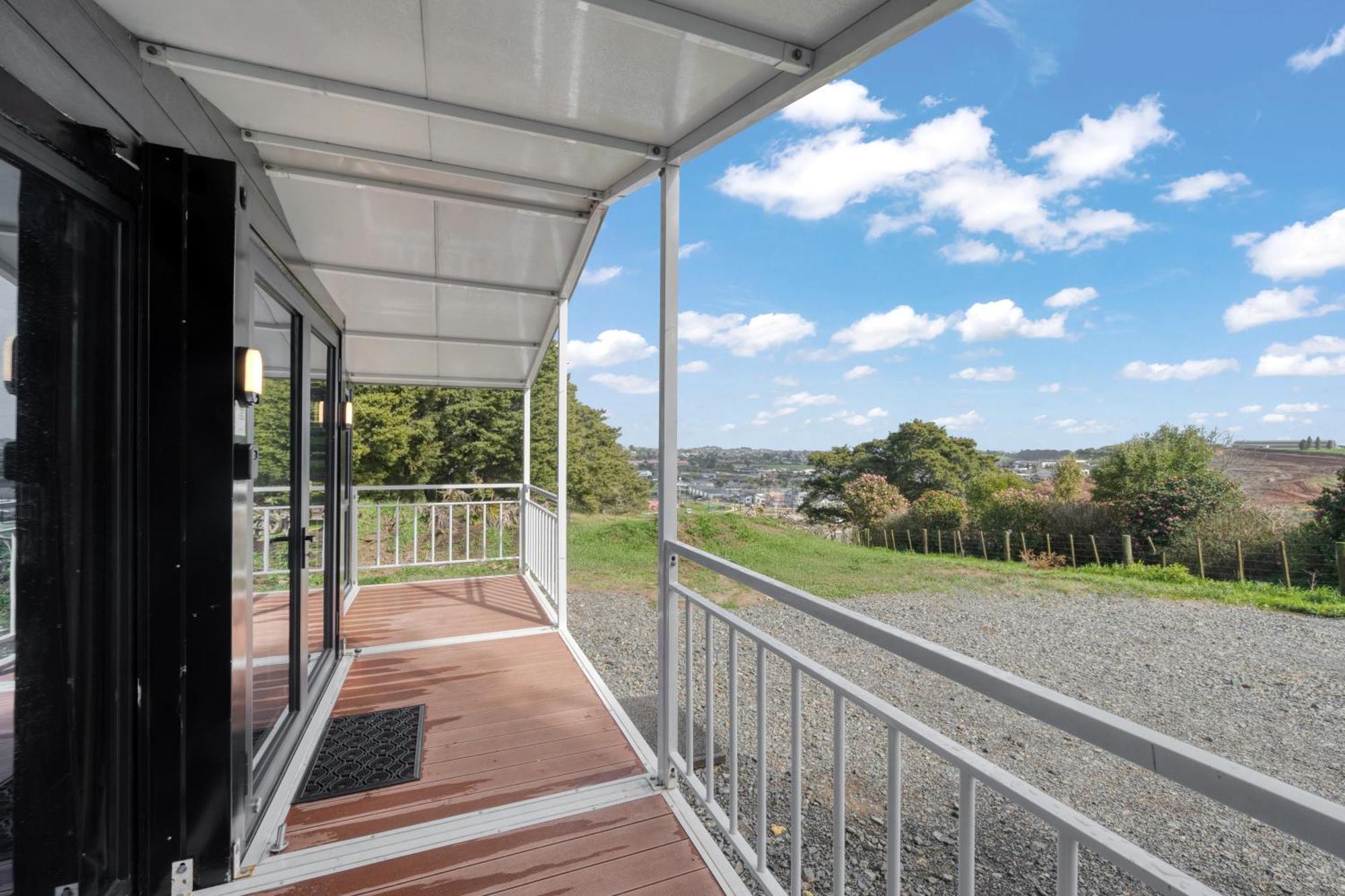 2 Bedrooms Cabin 5 Min To Pukekohe Town Centre エクステリア 写真